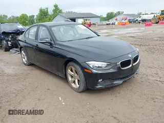2015 BMW 3 Series 328i xDrive z VIN WBA3B5G52FNS15992, wystawiony jako IAAI lot #42302001 z przebiegiem Nie podano mil oraz . Historia ofert i sprzedaży dostępna na DreamBid. Obrazek 1.