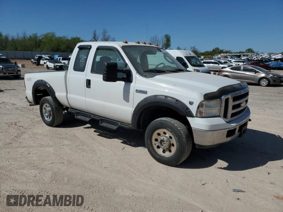2005 Ford F-250 XL with VIN 1FTSX21Y15EC59370, listed as a Copart auction lot 52620765 with 124,584 mi miles and Salvage Title. Bid and sale history available at DreamBid. Image 4.