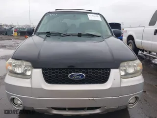 2007 Ford Escape XLT with VIN 1FMYU03107KC08224, listed as a IAAI auction lot 41796105 with 194,640 mi miles. Bid and sale history available at carsss.com. Image 6.
