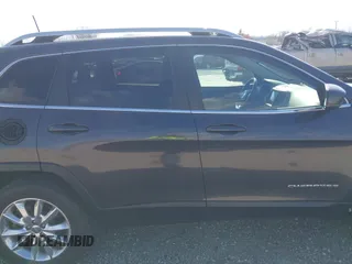 2016 Jeep Cherokee Limited with VIN 1C4PJMDB9GW321735, listed as a IAAI auction lot 41886999 with 62,604 mi miles. Bid and sale history available at carsss.com. Image 14.