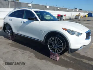 2017 Infiniti QX70 z VIN JN8CS1MU1HM141873, wystawiony jako IAAI lot #42345889 z przebiegiem 65 090 mil mil oraz . Historia ofert i sprzedaży dostępna na DreamBid. Obrazek 1.