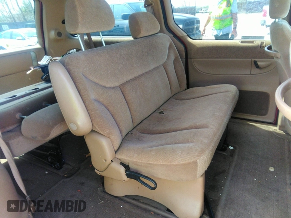 2000 Dodge Caravan SE z VIN 1B4GP44G9YB779386, wystawiony jako IAAI lot #41959352 z przebiegiem 139 648 mil mil oraz . Historia ofert i sprzedaży dostępna na DreamBid. Obrazek 8.