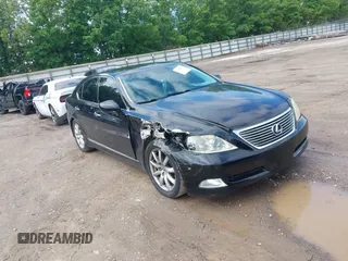 2007 Lexus LS 460 z VIN JTHBL46F075046961, wystawiony jako IAAI lot #42240797 z przebiegiem 293 446 mil mil oraz . Historia ofert i sprzedaży dostępna na DreamBid. Obrazek 1.