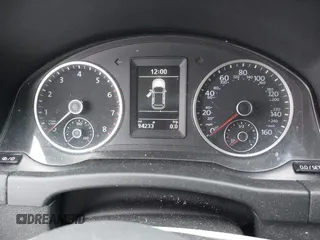 2016 Volkswagen Tiguan S z VIN WVGAV7AX5GW577538, wystawiony jako IAAI lot #41554415 z przebiegiem 94 233 mil mil oraz . Historia ofert i sprzedaży dostępna na DreamBid. Obrazek 7.