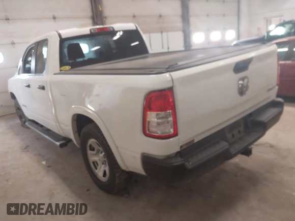 2019 Ram 1500 Tradesman z VIN 1C6RRFCG9KN677067, wystawiony jako IAAI lot #40993768 z przebiegiem 45 282 mil mil oraz . Historia ofert i sprzedaży dostępna na DreamBid. Obrazek 3.