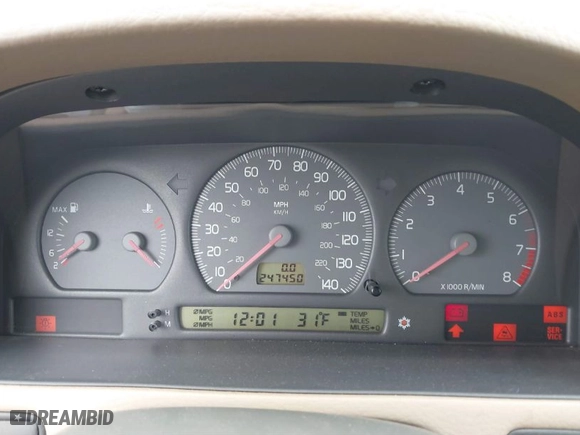 2000 Volvo S70 with VIN YV1LS61J4Y2627389, listed as a IAAI auction lot 41486320 with 247,450 mi miles. Bid and sale history available at carsss.com. Image 7.