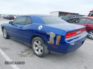 2012 Dodge Challenger SXT Plus z VIN 2C3CDYAG9CH239160, wystawiony jako IAAI lot #42198261 z przebiegiem 116 546 mil mil oraz . Historia ofert i sprzedaży dostępna na DreamBid. Obrazek 3.