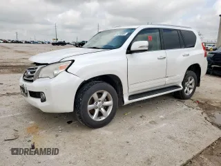 2013 Lexus GX 460 z VIN JTJBM7FX5D5058914, wystawiony jako Copart lot #54706965 z przebiegiem 161 030 mil mil oraz Szkoda całkowita • Salvage title. Historia ofert i sprzedaży dostępna na DreamBid. Obrazek 1.