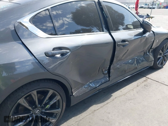 2024 Lexus IS 350 F Sport z VIN JTHGZ1B28R5080302, wystawiony jako IAAI lot #41646854 z przebiegiem 4 810 mil mil oraz . Historia ofert i sprzedaży dostępna na DreamBid. Obrazek 12.