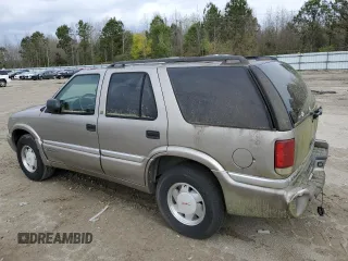 2000 GMC Jimmy SL with VIN 1GKCS13W6Y2293842, listed as a Copart auction lot 49449164 with 101,305 mi miles and Clean Title. Bid and sale history available at carsss.com. Image 2.