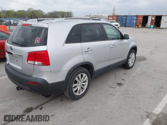 2011 Kia Sorento LX with VIN 5XYKT4A29BG066860, listed as a IAAI auction lot 41931751 with 191,240 mi miles. Bid and sale history available at carsss.com. Image 4.