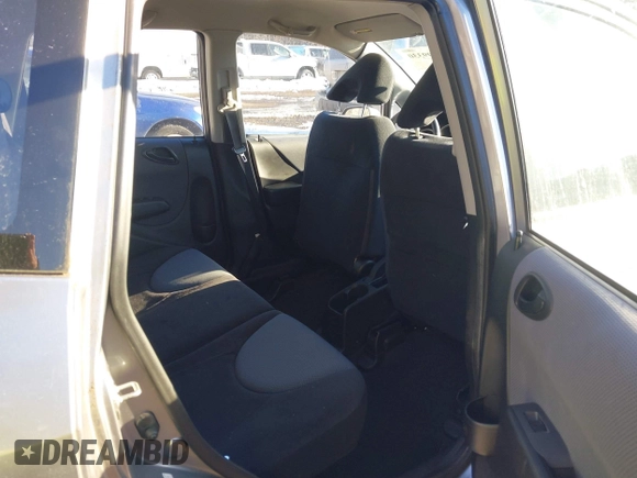 2007 Honda Fit Sport with VIN JHMGD37647S064795, listed as a IAAI auction lot 41299330 with 71,493 mi miles. Bid and sale history available at carsss.com. Image 8.