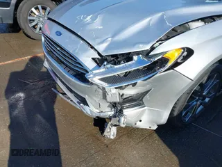 2019 Ford Fusion SEL with VIN 3FA6P0CD5KR270726, listed as a IAAI auction lot 41632088 with 131,820 mi miles. Bid and sale history available at carsss.com. Image 6.
