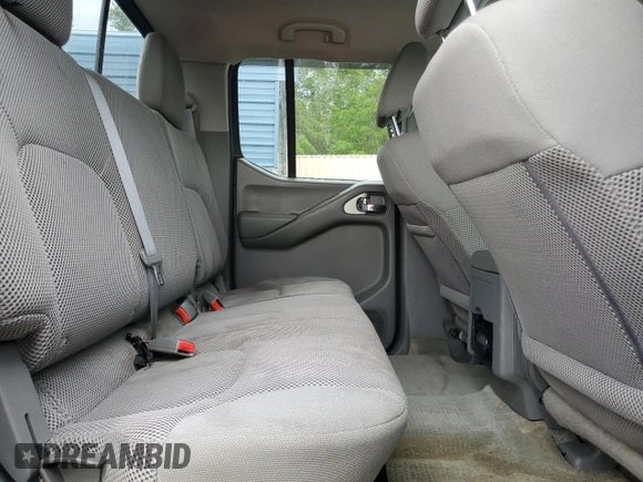 2015 Nissan Frontier SV z VIN 1N6AD0ER7FN700767, wystawiony jako Copart lot #51921625 z przebiegiem 133 867 mil mil oraz Szkoda całkowita • Salvage title. Historia ofert i sprzedaży dostępna na DreamBid. Obrazek 10.