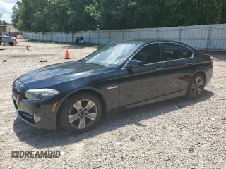 2013 BMW 5 Series 528i xDrive z VIN WBAXH5C55DDW16395, wystawiony jako Copart lot #65397985 z przebiegiem 161 661 mil mil oraz Czysty tytuł • Clean title. Historia ofert i sprzedaży dostępna na DreamBid. Obrazek 1.