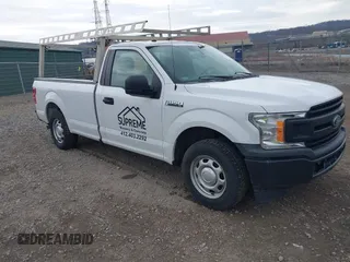 2019 Ford F-150 XL z VIN 1FTMF1CP0KKD02944, wystawiony jako IAAI lot #41897553 z przebiegiem 92 637 mil mil oraz . Historia ofert i sprzedaży dostępna na DreamBid. Obrazek 1.