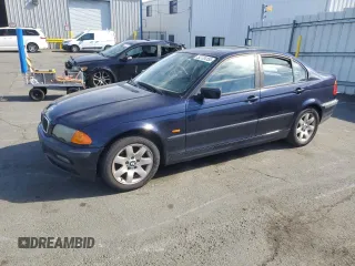 2001 BMW 3 Series 325i with VIN WBAAV334X1FU92599, listed as a Copart auction lot 52724155 with 82,156 mi miles and Clean Title. Bid and sale history available at carsss.com. Image 1.