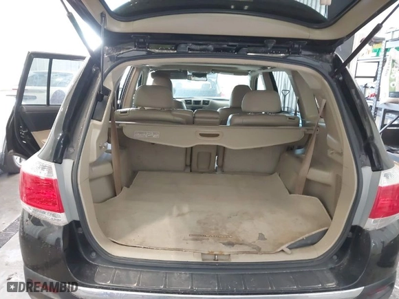 2012 Toyota Highlander with VIN 5TDBK3EH2CS163379, listed as a IAAI auction lot 41807409 with 202,554 mi miles. Bid and sale history available at carsss.com. Image 17.