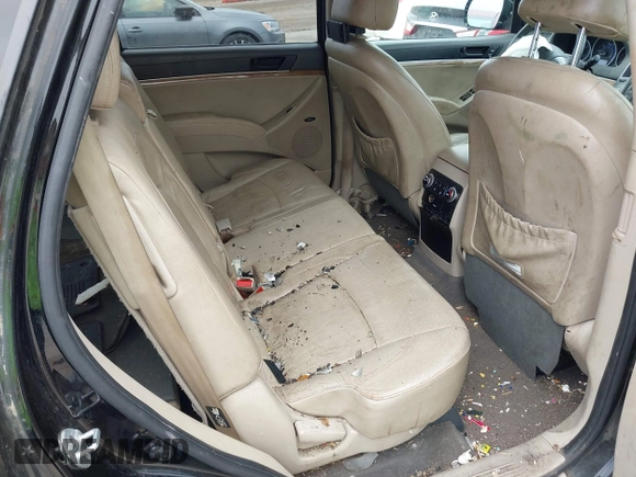 2012 Hyundai Veracruz Limited with VIN KM8NU4CC2CU198502, listed as a IAAI auction lot 42369297 with 190,324 mi miles and . Bid and sale history available at DreamBid. Image 8.