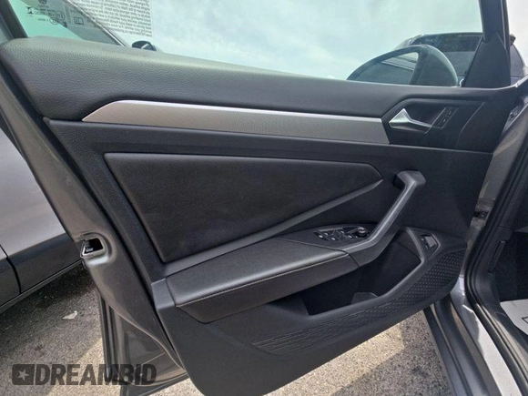 2024 Volkswagen Jetta S with VIN 3VW5M7BU3RM041426, listed as a IAAI auction lot 42735289 with 31,608 mi miles and . Bid and sale history available at DreamBid. Image 9.