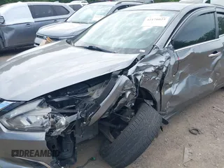 2017 Nissan Altima SV z VIN 1N4AL3AP4HC266324, wystawiony jako IAAI lot #42170025 z przebiegiem 127 595 mil mil oraz . Historia ofert i sprzedaży dostępna na DreamBid. Obrazek 6.