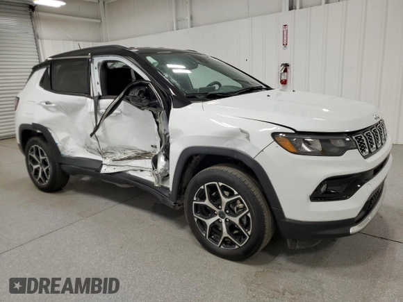 2025 Jeep Compass Limited z VIN 3C4NJDCNXST522819, wystawiony jako Copart lot #63594025 z przebiegiem 17 856 mil mil oraz Czysty tytuł • Clean title. Historia ofert i sprzedaży dostępna na DreamBid. Obrazek 4.