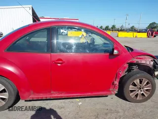 2008 Volkswagen Beetle S с VIN 3VWPG31C68M509388, выставлен на аукционе IAAI как лот 42303261 с пробегом 140 121 миль миль и . История ставок и продаж доступна на DreamBid. Изображение 14.