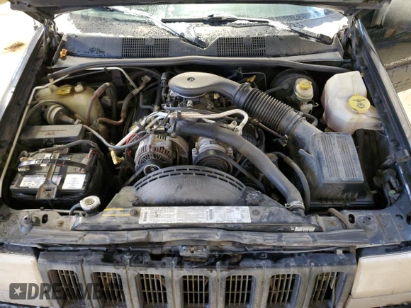 1998 Jeep Grand Cherokee Laredo with VIN 1J4GZ58Y9WC122076, listed as a Copart auction lot 84221784 with 387,353 mi miles and Salvage Title. Bid and sale history available at carsss.com. Image 12.