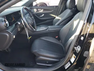 2022 Mercedes-Benz E 350 z VIN W1KZF8DB0NB085097, wystawiony jako Copart lot #46523145 z przebiegiem 65 247 mil mil oraz Szkoda całkowita • Salvage title. Historia ofert i sprzedaży dostępna na DreamBid. Obrazek 7.