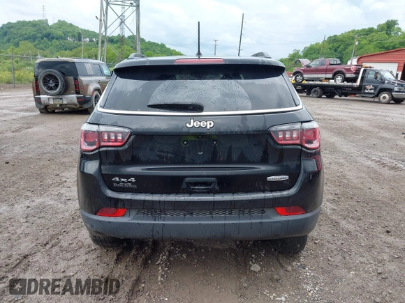 2018 Jeep Compass Latitude z VIN 3C4NJDBB6JT480333, wystawiony jako IAAI lot #42308613 z przebiegiem 64 307 mil mil oraz . Historia ofert i sprzedaży dostępna na DreamBid. Obrazek 16.