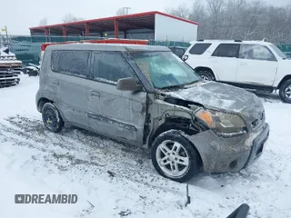2010 Kia Soul + with VIN KNDJT2A23A7042047, listed as a IAAI auction lot 41578149 with 39,485 mi miles. Bid and sale history available at carsss.com. Image 1.