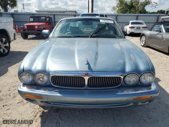 2002 Jaguar XJ with VIN SAJDA12C72LF42584, listed as a Copart auction lot 72030274 with 241,554 mi miles and Clean Title. Bid and sale history available at carsss.com. Image 5.