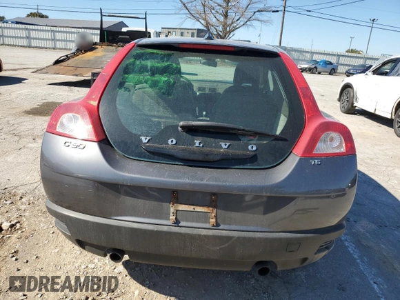 2010 Volvo C30 z VIN YV1672MK0A2183378, wystawiony jako Copart lot #76597384 z przebiegiem 180 428 mil mil oraz Szkoda całkowita • Salvage title. Historia ofert i sprzedaży dostępna na DreamBid. Obrazek 6.