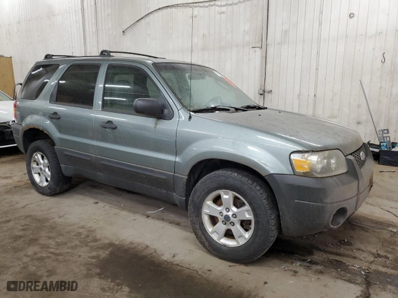 2007 Ford Escape XLT with VIN 1FMYU93157KB79100, listed as a Copart auction lot 76937664 with 164,548 mi miles and Non Repairable. Bid and sale history available at carsss.com. Image 4.