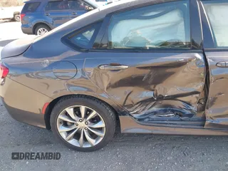 2015 Chrysler 200 S with VIN 1C3CCCDG6FN727592, listed as a IAAI auction lot 41769446 with 27,542 mi miles. Bid and sale history available at carsss.com. Image 6.