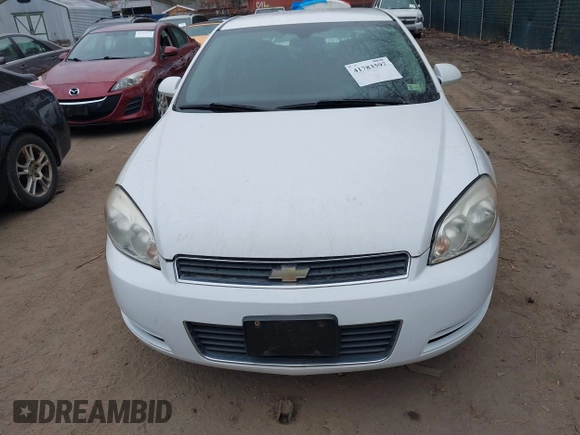 2010 Chevrolet Impala Police Police z VIN 2G1WD5EMXA1256720, wystawiony jako IAAI lot #41783597 z przebiegiem 136 901 mil mil oraz . Historia ofert i sprzedaży dostępna na DreamBid. Obrazek 6.