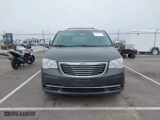 2015 Chrysler Town & Country Touring-L with VIN 2C4RC1CG9FR674238, listed as a IAAI auction lot 41908335 with 138,819 mi miles. Bid and sale history available at carsss.com. Image 13.