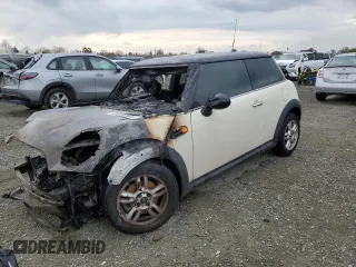 2013 MINI Cooper Hardtop with VIN WMWSU3C50DT690601, listed as a Copart auction lot 48010965 with 0 mi miles and Non Repairable. Bid and sale history available at carsss.com. Image 1.