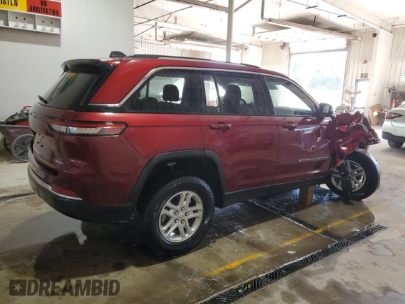 2023 Jeep Grand Cherokee Laredo z VIN 1C4RJHAG1PC568930, wystawiony jako Copart lot #57451085 z przebiegiem 22 866 mil mil oraz Szkoda całkowita • Salvage title. Historia ofert i sprzedaży dostępna na DreamBid. Obrazek 3.