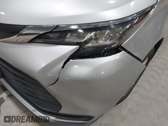 2021 Toyota Sienna LE with VIN 5TDKRKEC9MS043624, listed as a IAAI auction lot 41905045 with 63,993 mi miles. Bid and sale history available at carsss.com. Image 17.