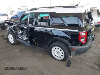 2024 Ford Bronco Sport Heritage z VIN 3FMCR9G63RRF08666, wystawiony jako IAAI lot #42433592 z przebiegiem 11 532 mil mil oraz . Historia ofert i sprzedaży dostępna na DreamBid. Obrazek 3.