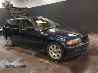 2001 BMW 3 Series z VIN WBAAW33471ET40170, wystawiony jako IAAI lot #41676906 z przebiegiem 141 867 mil mil oraz . Historia ofert i sprzedaży dostępna na DreamBid. Obrazek 1.