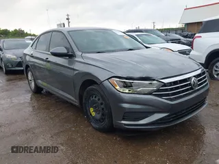 2019 Volkswagen Jetta S z VIN 3VWCB7BU7KM139071, wystawiony jako IAAI lot #42124168 z przebiegiem 69 616 mil mil oraz . Historia ofert i sprzedaży dostępna na DreamBid. Obrazek 1.