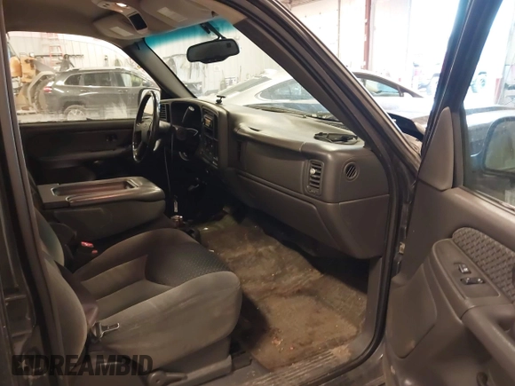 2003 Chevrolet Avalanche with VIN 3GNEC13T33G258707, listed as a IAAI auction lot 41911535 with 222,046 mi miles and . Bid and sale history available at DreamBid. Image 5.