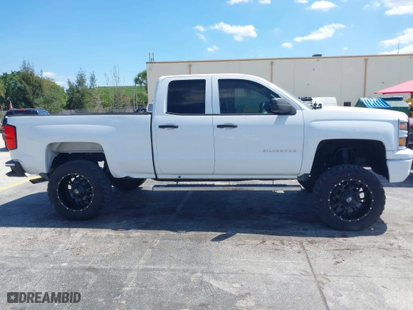 2015 Chevrolet Silverado 1500 LS with VIN 1GCRCPEC6FZ261955, listed as a IAAI auction lot 42051608 with 190,398 mi miles. Bid and sale history available at carsss.com. Image 13.