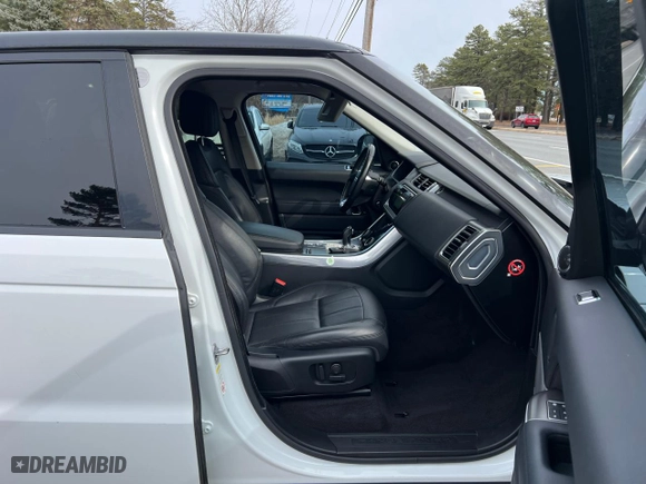 2018 Land Rover Range Rover Sport SE with VIN SALWG2RV0JA410821, listed as a Copart auction lot 49141765 with 96,065 mi miles and Clean Title. Bid and sale history available at carsss.com. Image 5.