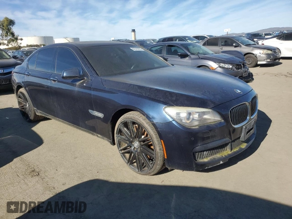 2012 BMW 7 Series 750i z VIN WBAKA8C52CCY37618, wystawiony jako Copart lot #87510215 z przebiegiem 113 512 mil mil oraz Czysty tytuł • Clean title. Historia ofert i sprzedaży dostępna na DreamBid. Obrazek 4.