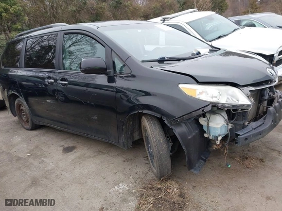 2016 Toyota Sienna XLE with VIN 5TDYK3DC7GS719031, listed as a IAAI auction lot 41552675 with 339,980 mi miles. Bid and sale history available at carsss.com. Image 1.