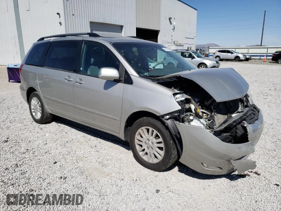 2010 Toyota Sienna XLE z VIN 5TDDK4CC8AS033268, wystawiony jako Copart lot #48503455 z przebiegiem 134 959 mil mil oraz Szkoda całkowita • Salvage title. Historia ofert i sprzedaży dostępna na DreamBid. Obrazek 4.