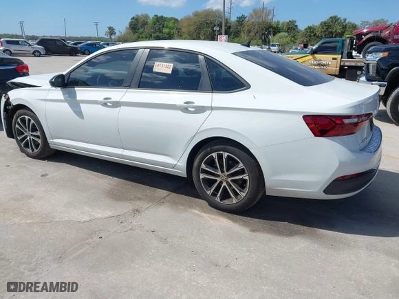 2024 Volkswagen Jetta Sport with VIN 3VWBM7BU5RM048137, listed as a IAAI auction lot 41695098 with 7,084 mi miles. Bid and sale history available at carsss.com. Image 3.